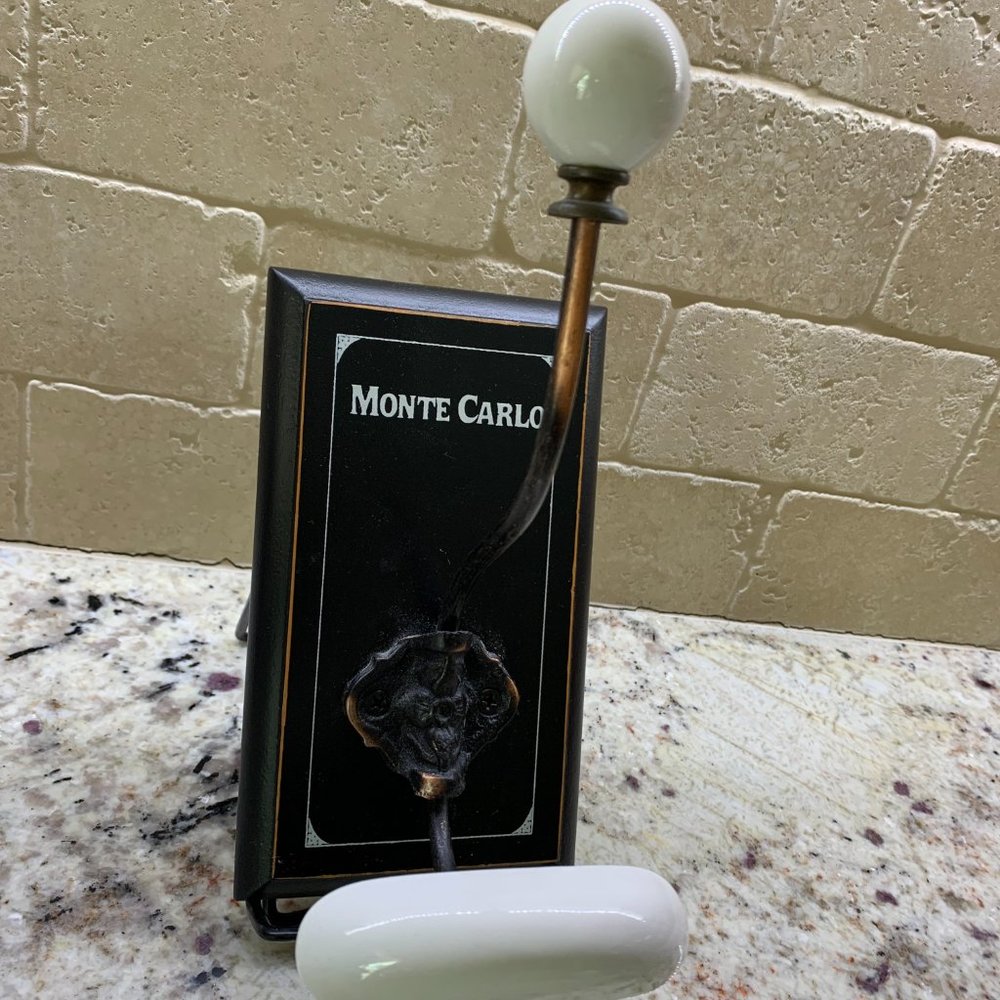Monte Carlo Wall Hook - black and white